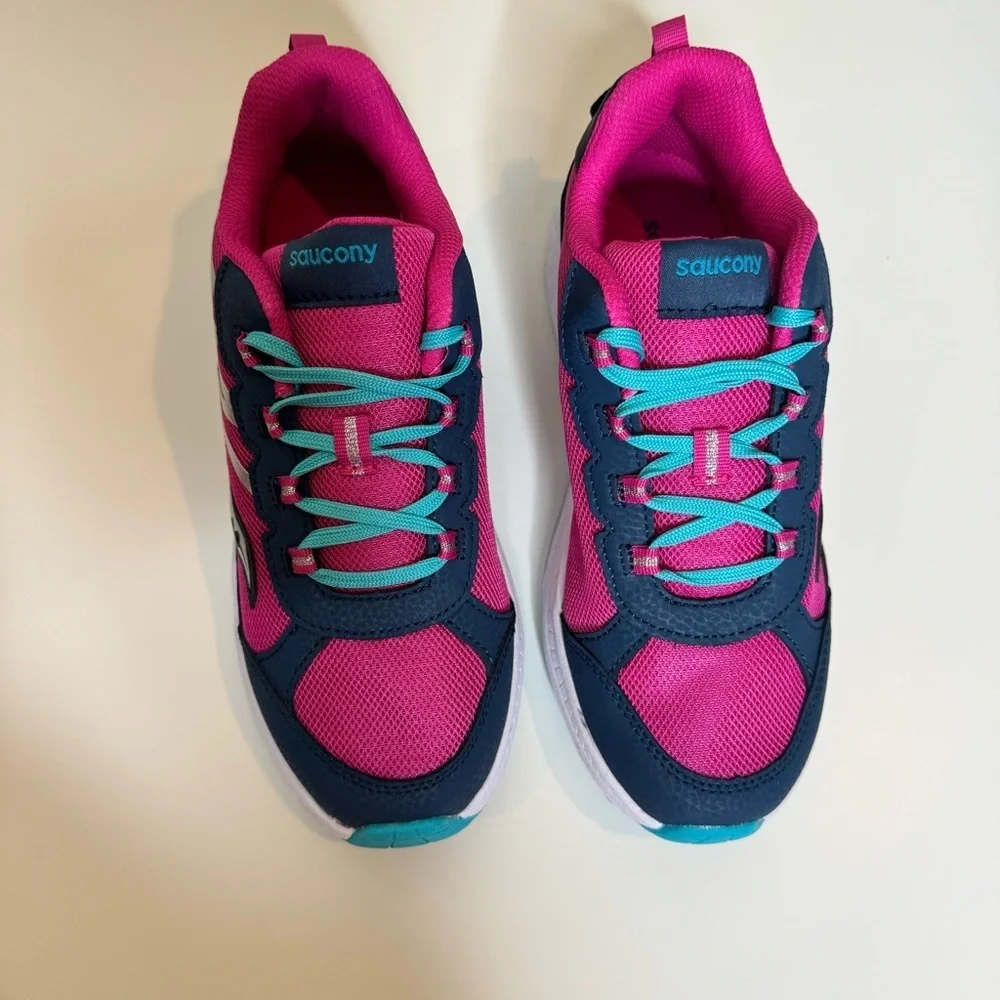 Saucony Kids' Grade School Dash Running Shoes size 3.5